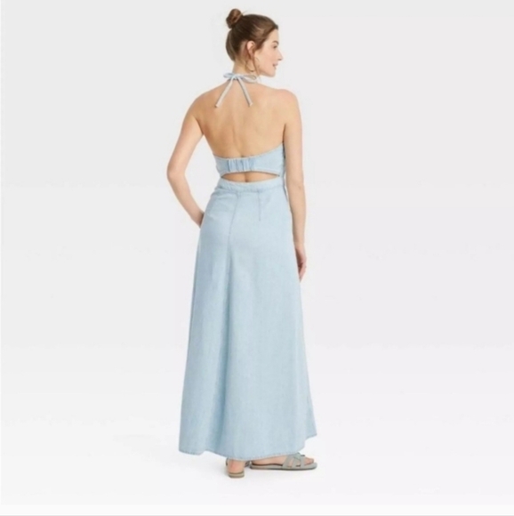 Universal Threads Light Blue Halter Denim Maxi Dress - Picture 2 of 9